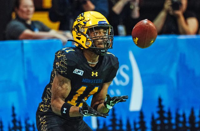 Monsters overwhelm Barrels with relentless defense