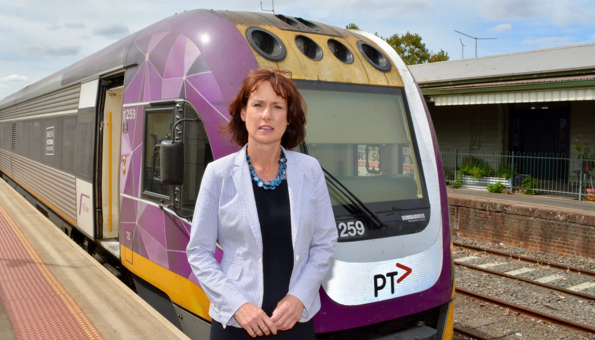 Bath seeks guarantee for V/Line services