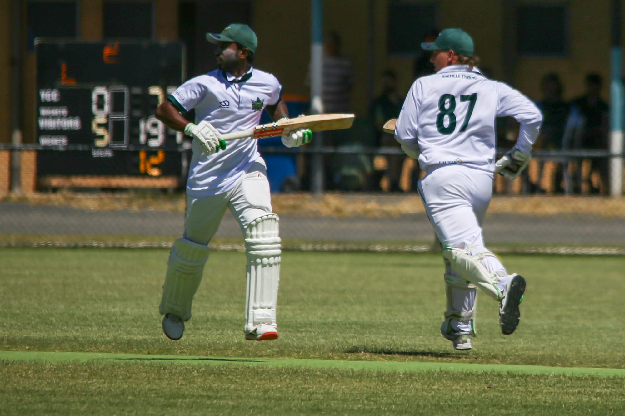 Chandler denies Gulls in division two