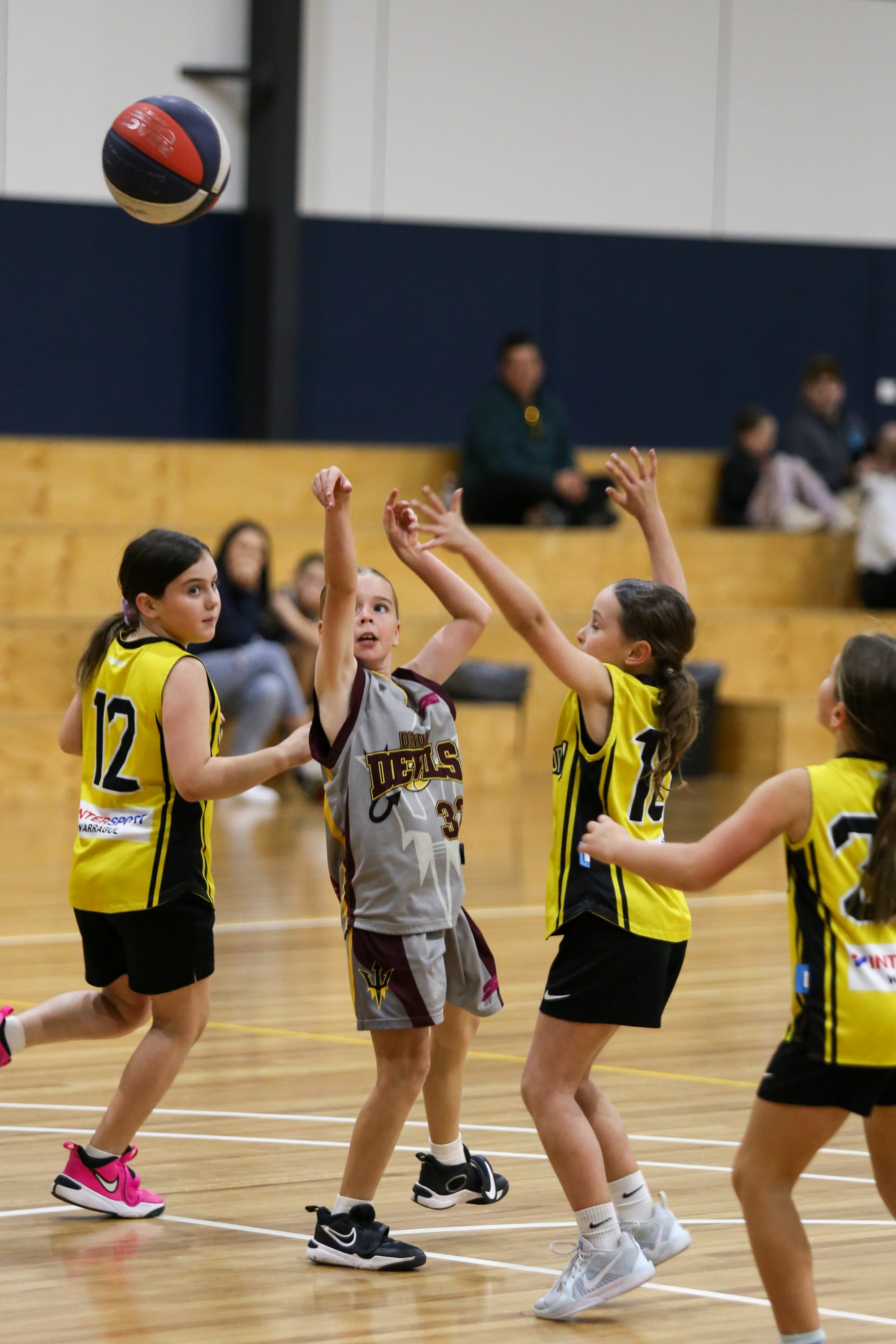 Basketball U10 girls Gladiators Shadows vs Devils Lakers - May 15, 2025