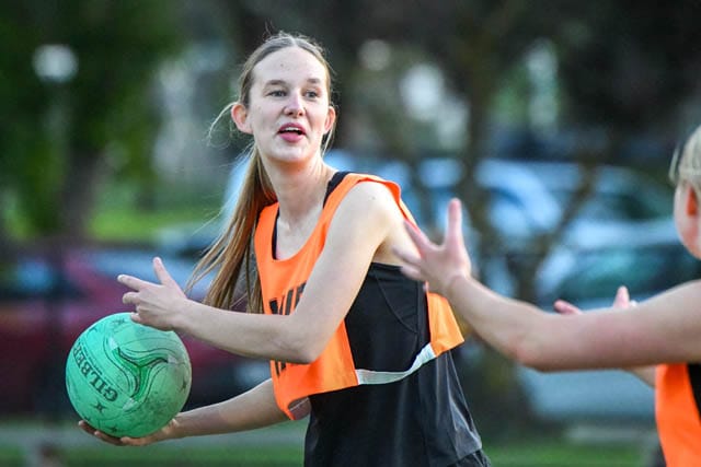 Netball Monday Night Mixed (U17's) - Bench Warmers Vs. Gulls Goal Diggers - 28.10.2024