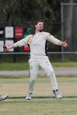 Cricket Seniors Div 3 - Longwarry Vs. Catani - 09.11.2024