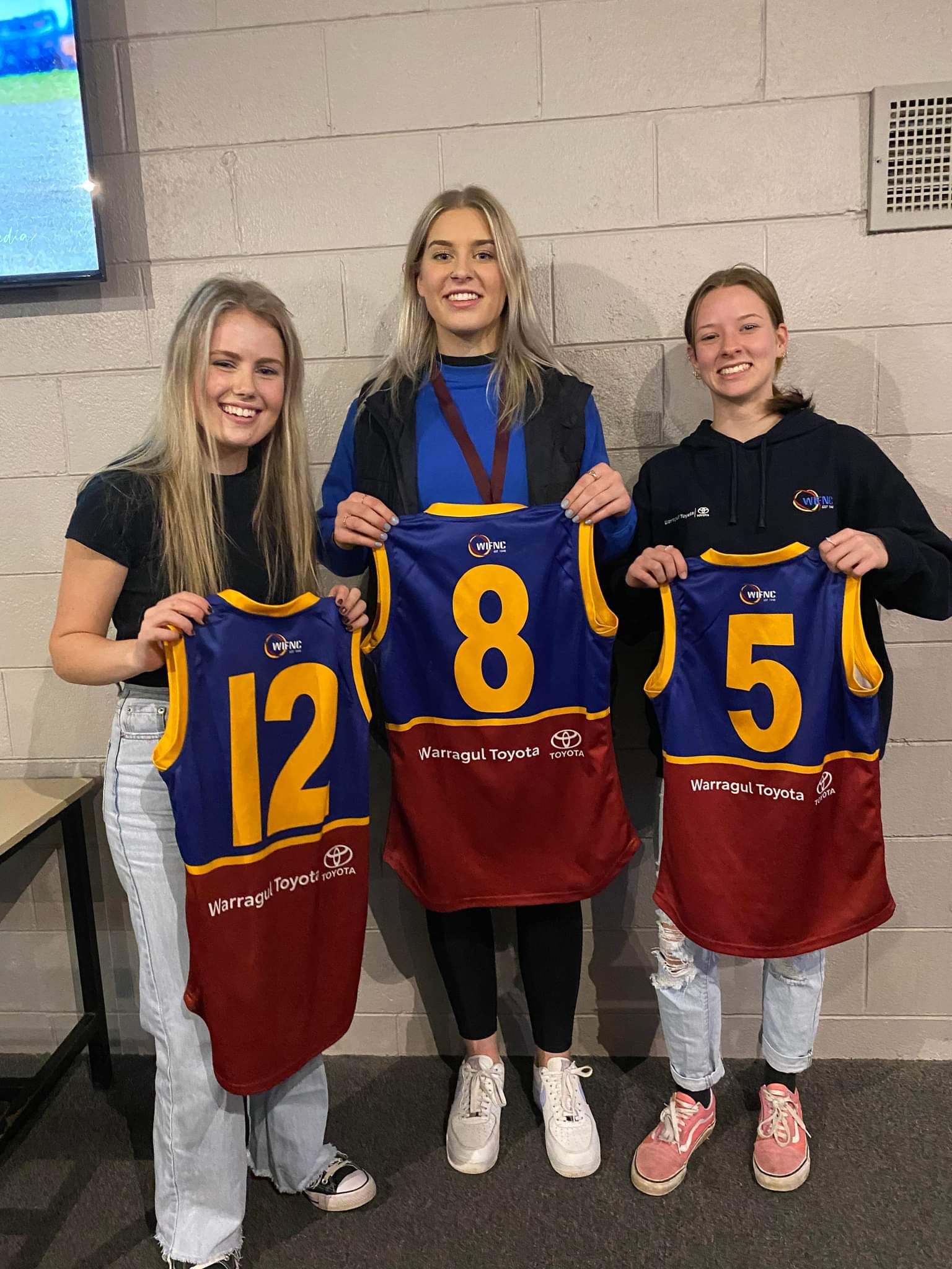 Lily wins Dusties B&F