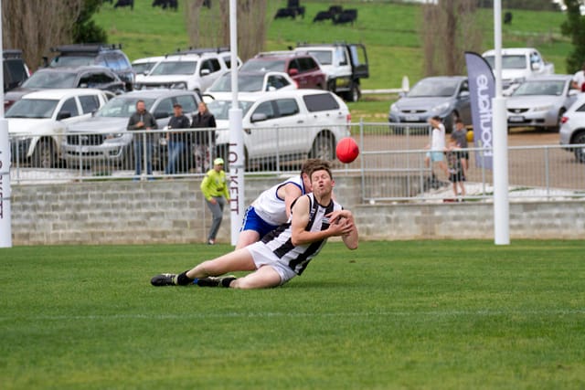 Football EDFL Seniors Neerim South Vs. Poowong - 08.05.2021 