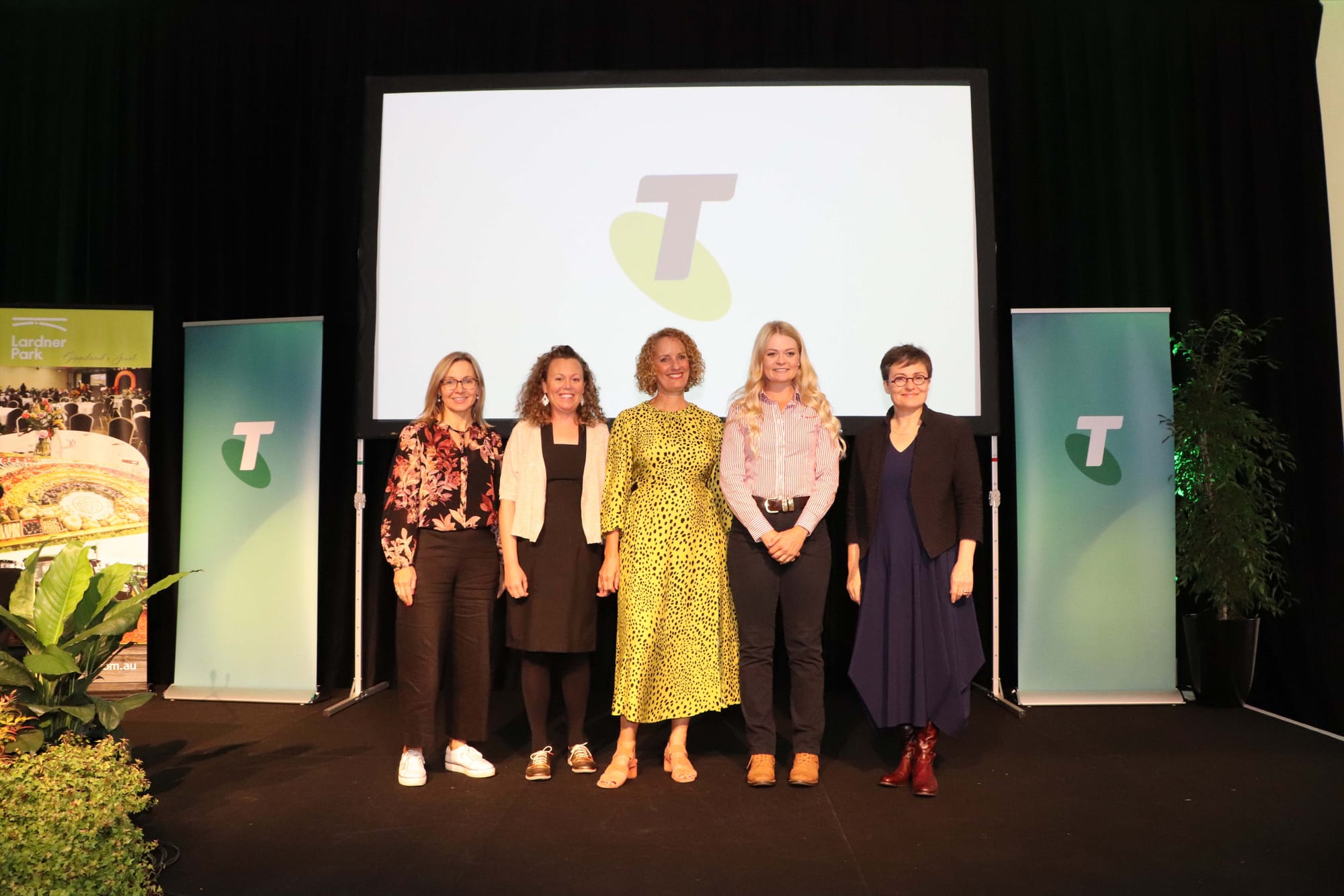 Farm World - 2022 - Monday