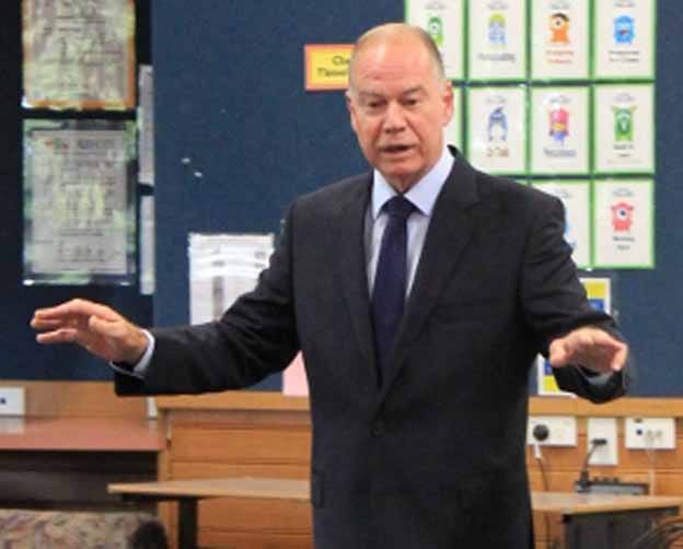 Broadbent adopts neutral position on referendum