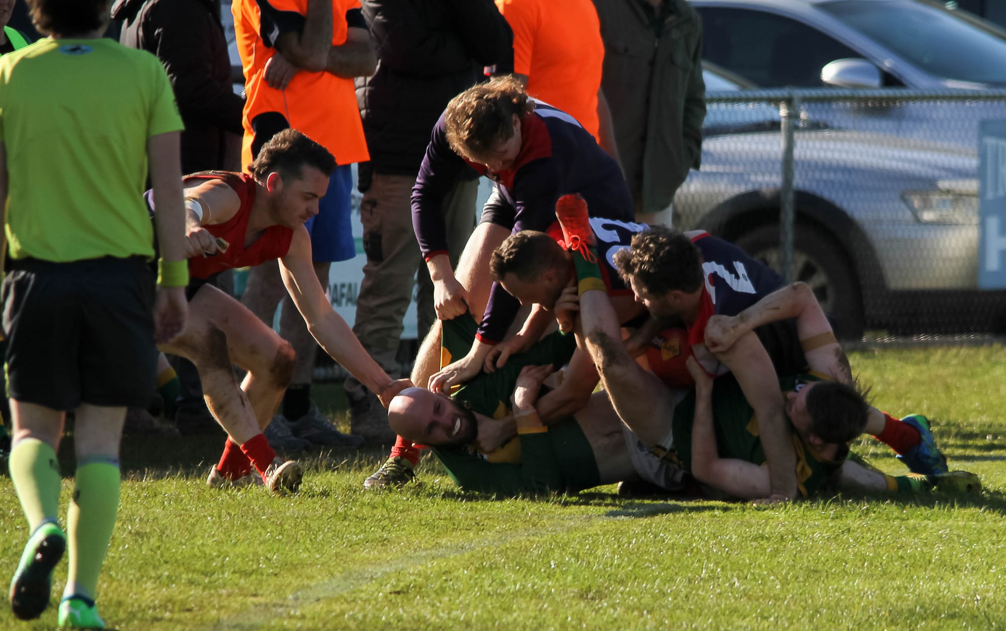 Sharks and Bulldogs fight for spot in Mid Gippsland grand final
