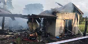 Christmas tree lights cause Poowong house fire