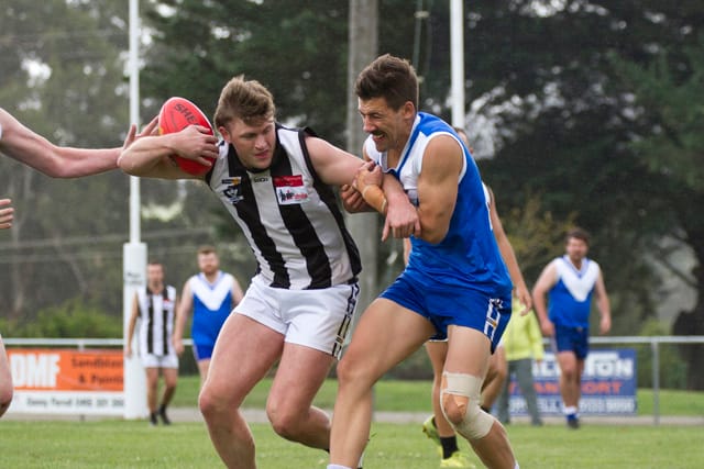 Football MGFL Thorpdale v Yinnar Seniors - 10042021 