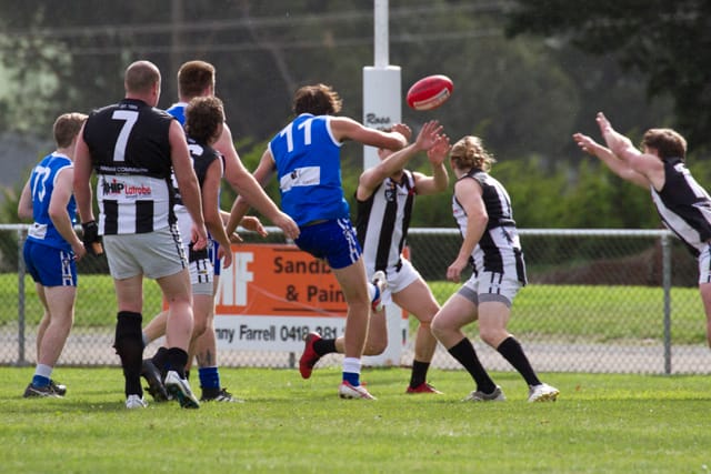 Football MGFL Thorpdale v Yinnar Seniors - 10042021 