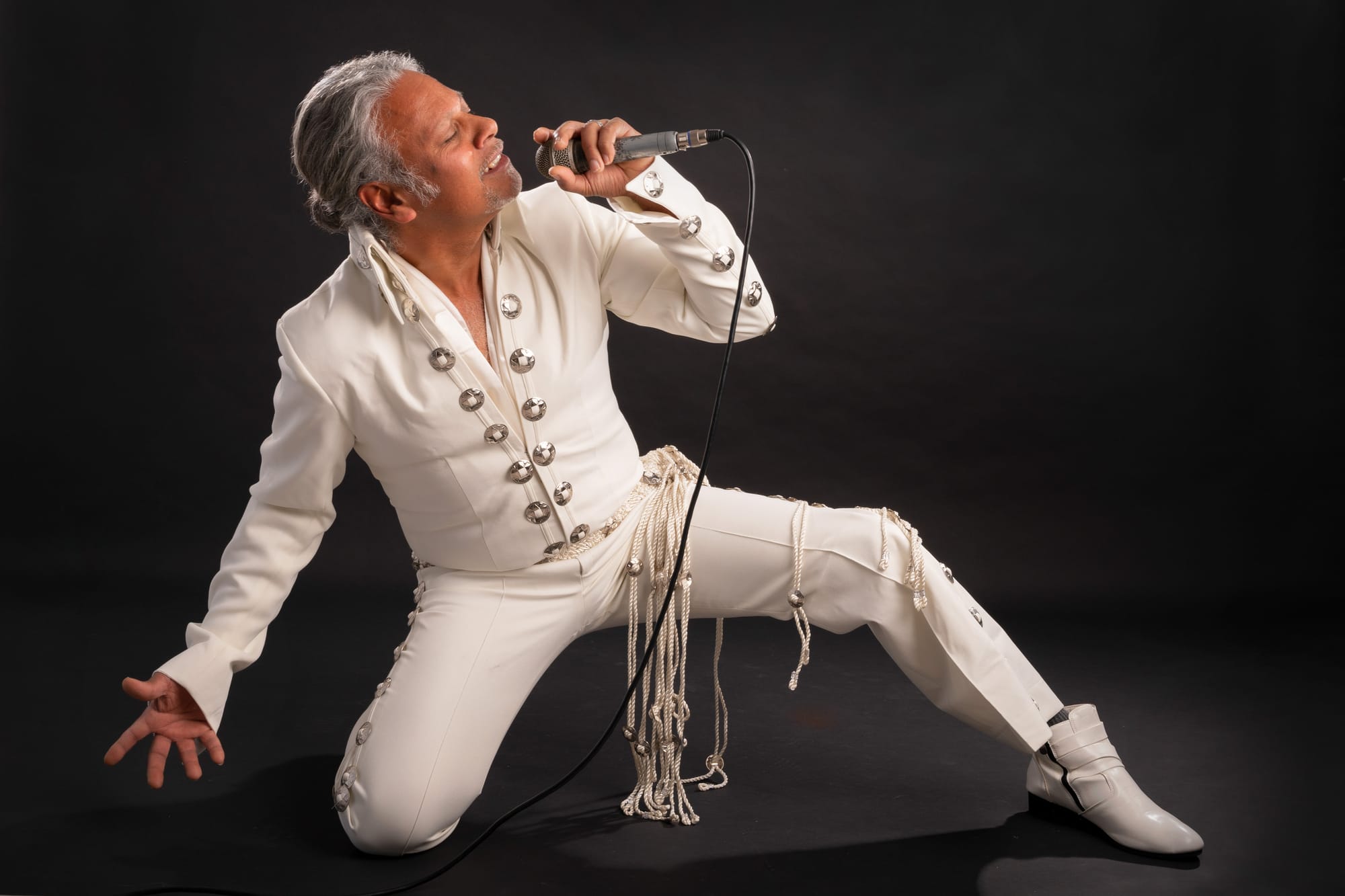 Thorpdale musician's tribute to Elvis
