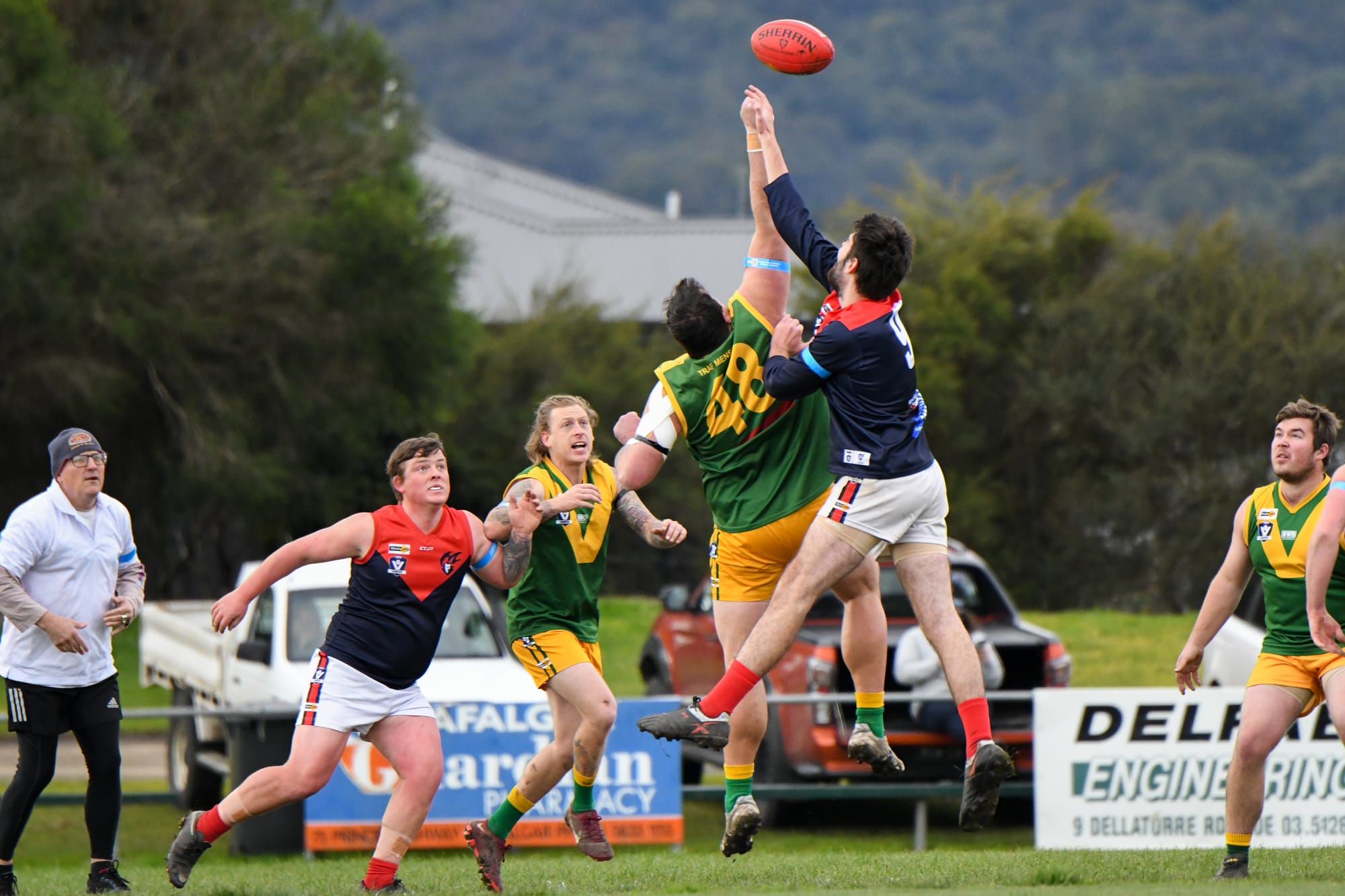 Can Hill End deliver a knockout blow to Yinnar in Mid Gippy?