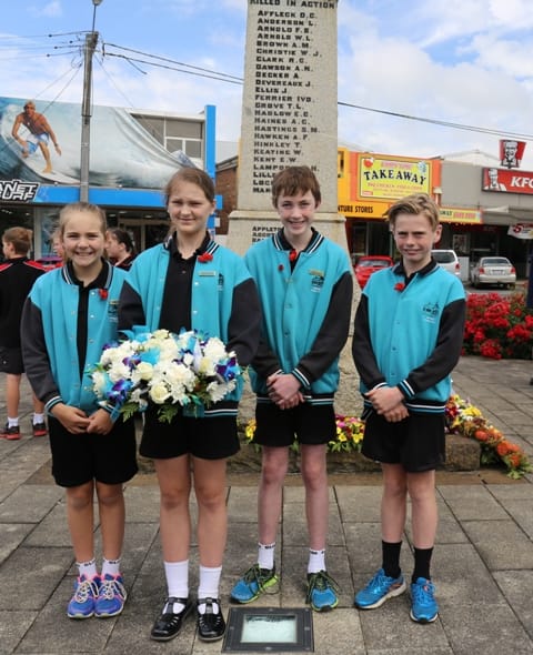 Solemn ceremony honours lives lost in war