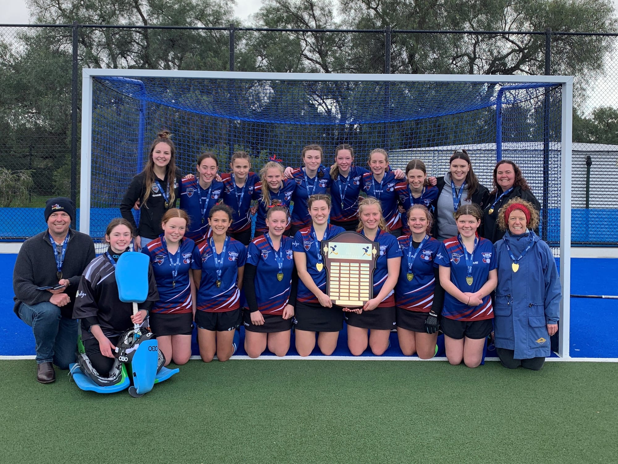 Gippsland Bulls win gold at state hockey championships