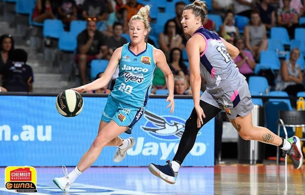 Taylah Giliam flyers into the new WNBL season
