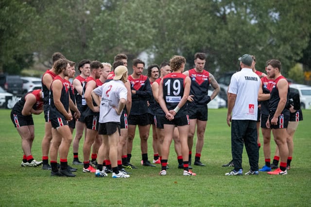 Football- Warragul Vs Bairnsdale (Seniors) 10-04-21 