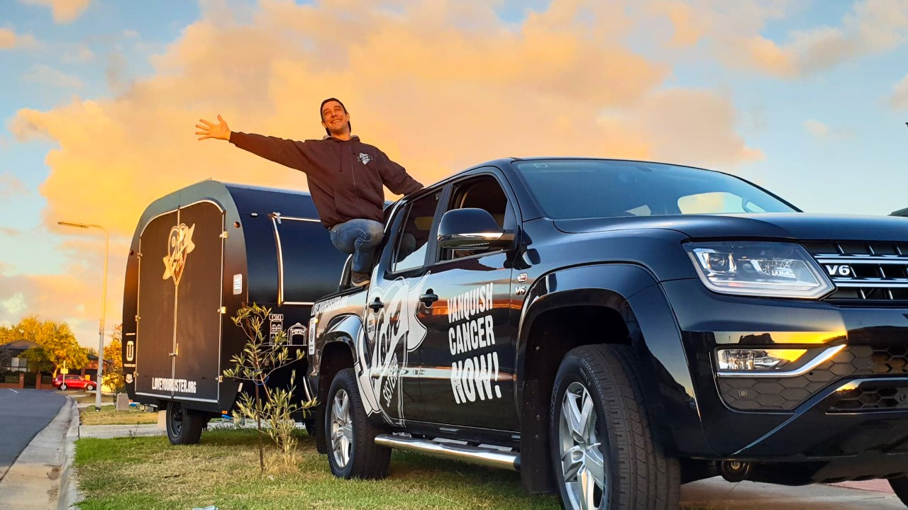 Samuel speaks at cancer fundraiser