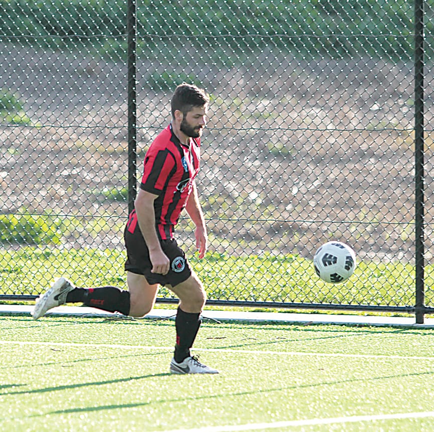 Warragul United hold league's best to 2-2 draw