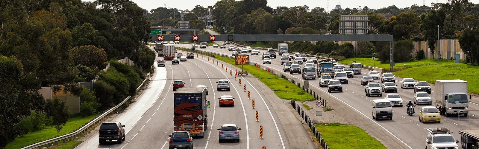Transport alert: Major delays on Monash Freeway