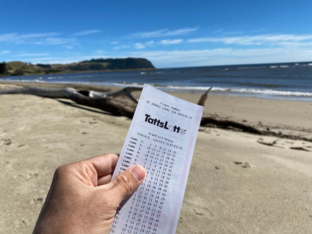 Trafalgar woman wins lottery