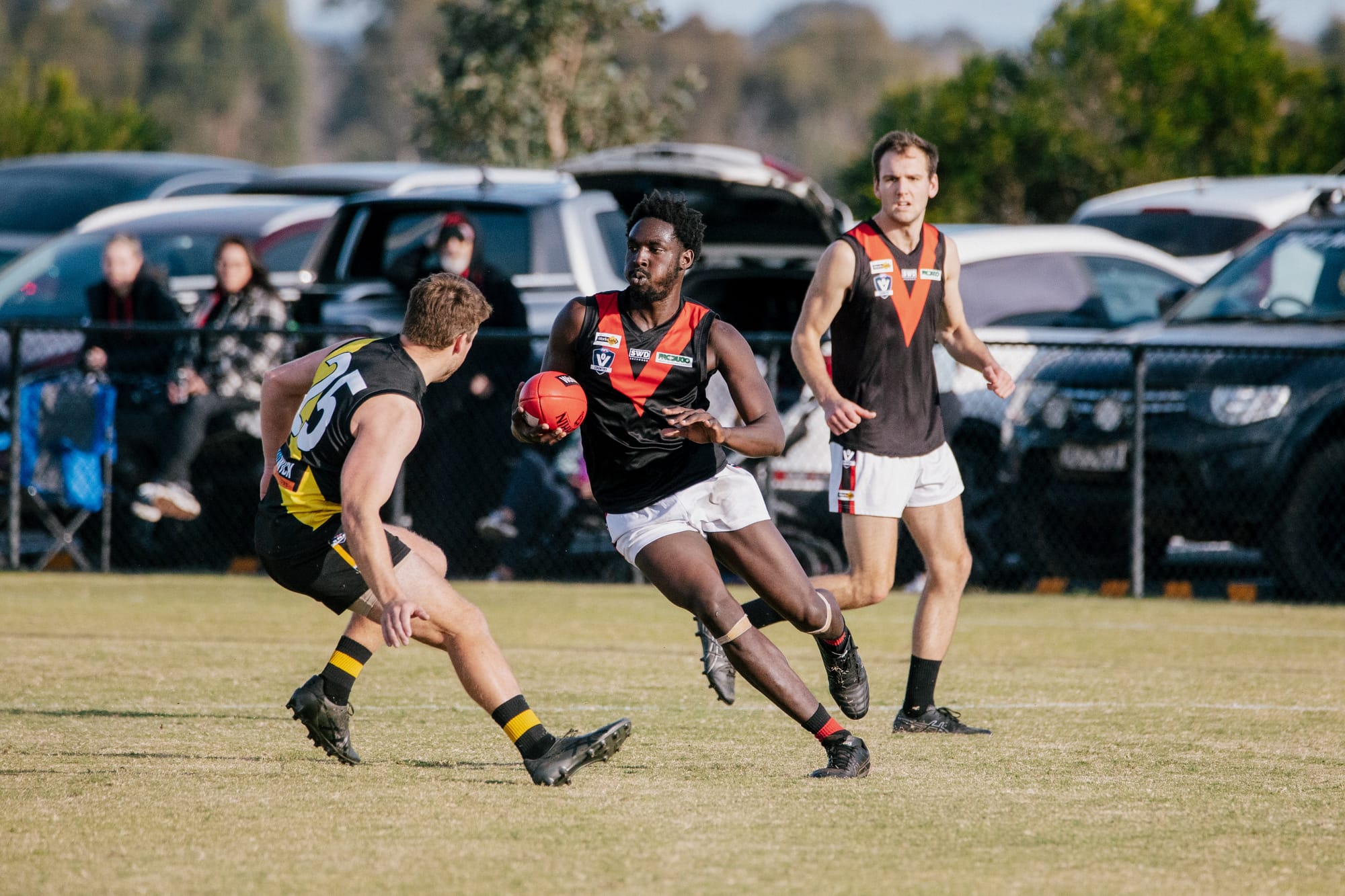 Mid-table teams to test one another in Ellinbank and District footy