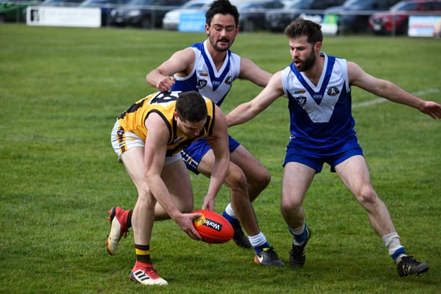 Football - Thorpdale Vs Morwell East (Seniors) 24-04-21 