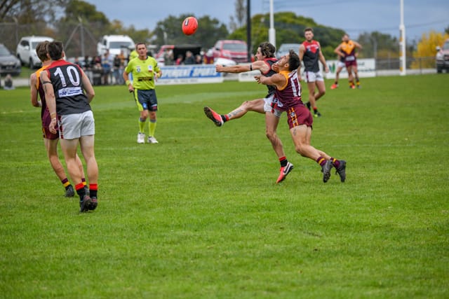 Football- Drouin Vs Warragul (Seniors) 18-04-21 