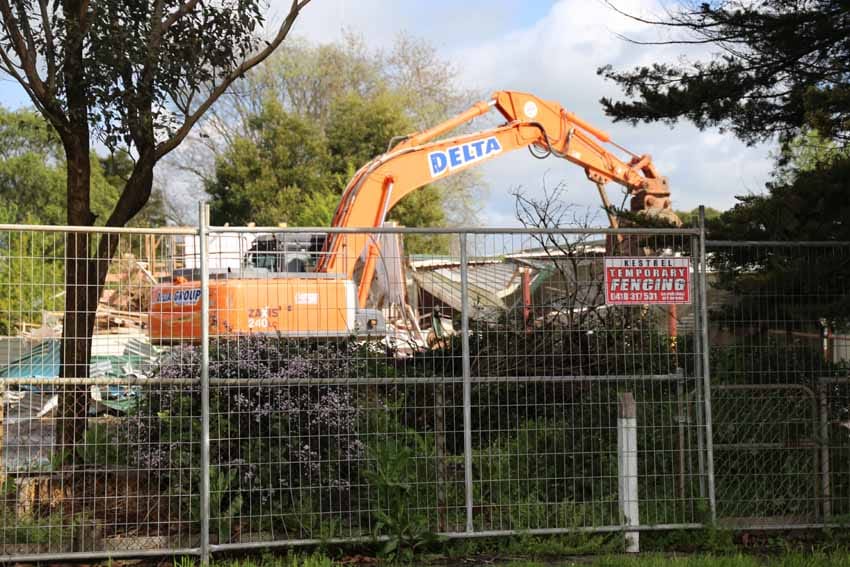 Yarragon school demolished