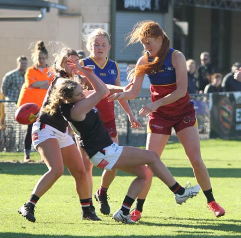 Football Womens - Dusties Vs. Frankston - 04.06.2023