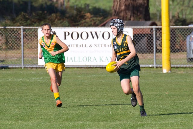 Football WDJFL U12s Hallora Vs. Garfield - 01.05.2021 