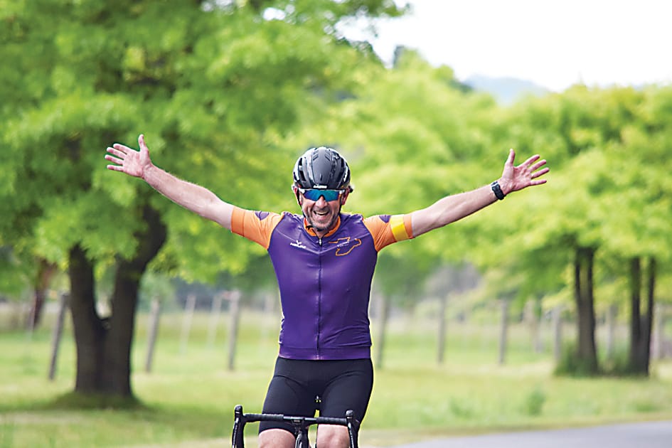 Cyclists do it for Rob