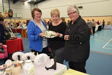 Antiques attract a crowd
