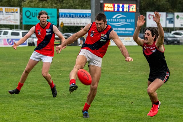 Football- Warragul Vs Bairnsdale (Seniors) 10-04-21 