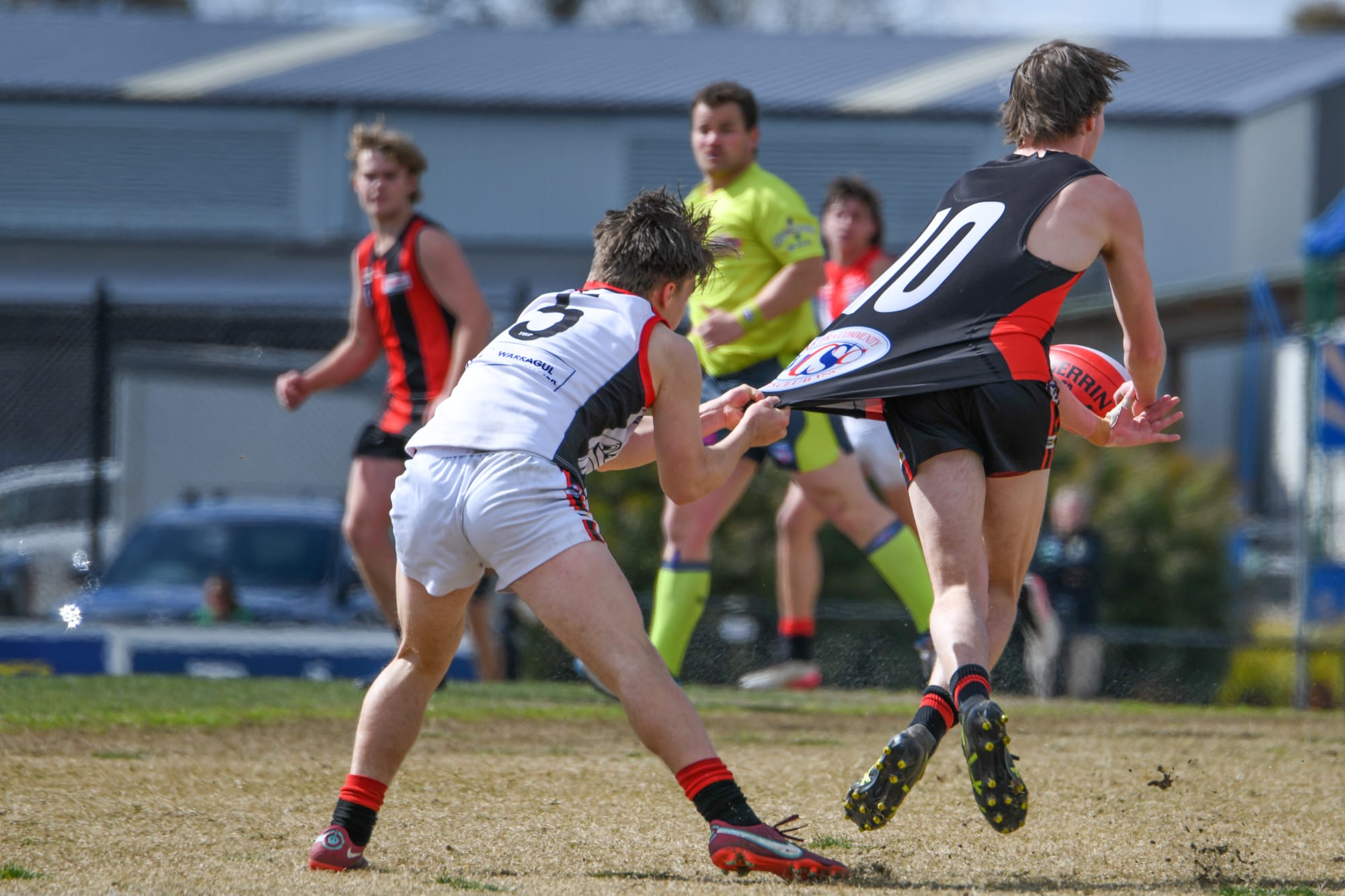 Undermanned Warragul fight their way into thirds grand final