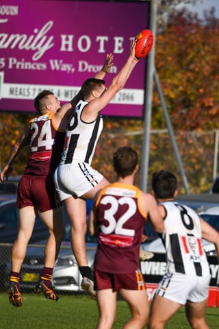 Football GFNL Drouin Vs. Sale (Seniors) - 08.05.2021 