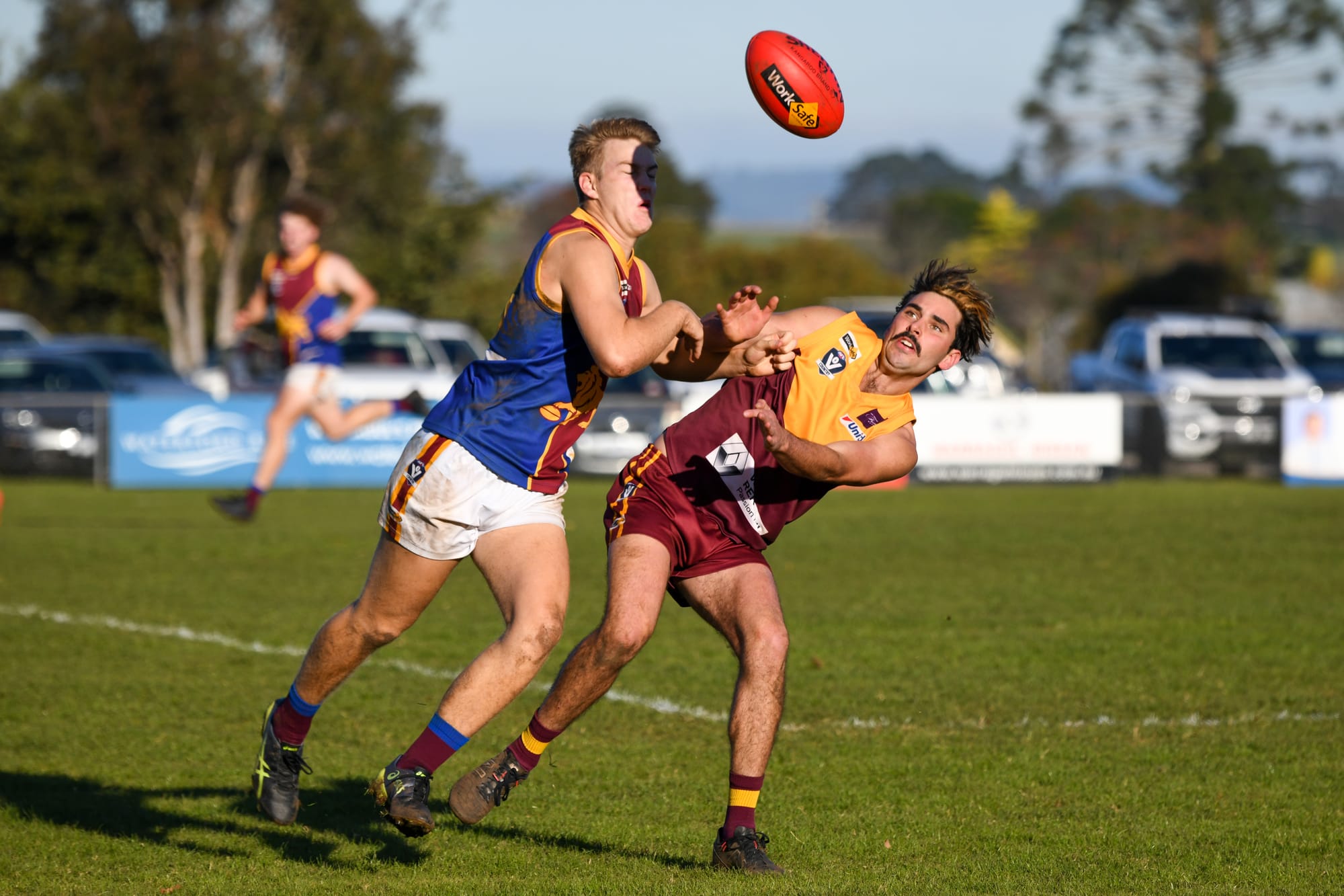 Improved Hawks lose no admirers in narrow loss
