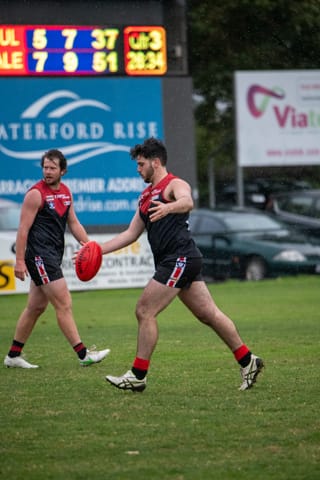 Football- Warragul Vs Bairnsdale (Seniors) 10-04-21 