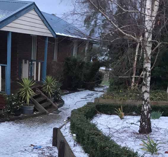 Snow closes roads