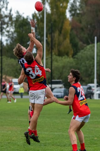 Football- Warragul Vs Bairnsdale (Seniors) 10-04-21 