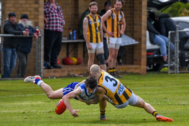 Football - Thorpdale Vs Morwell East (Seniors) 24-04-21 