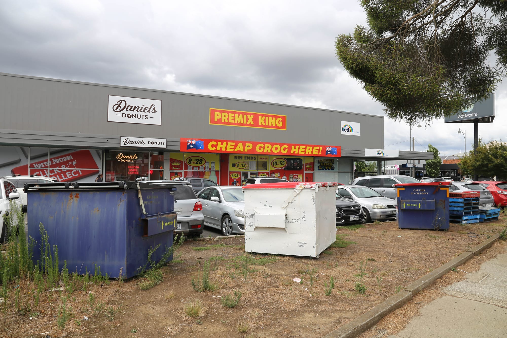 Nothing shire can do about unsightly bins, pallets