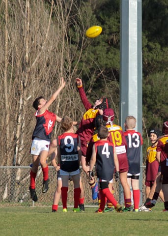 Football Juniors U10s Drouin Maroon Vs. Koo Wee Rup - 01.05.2021 