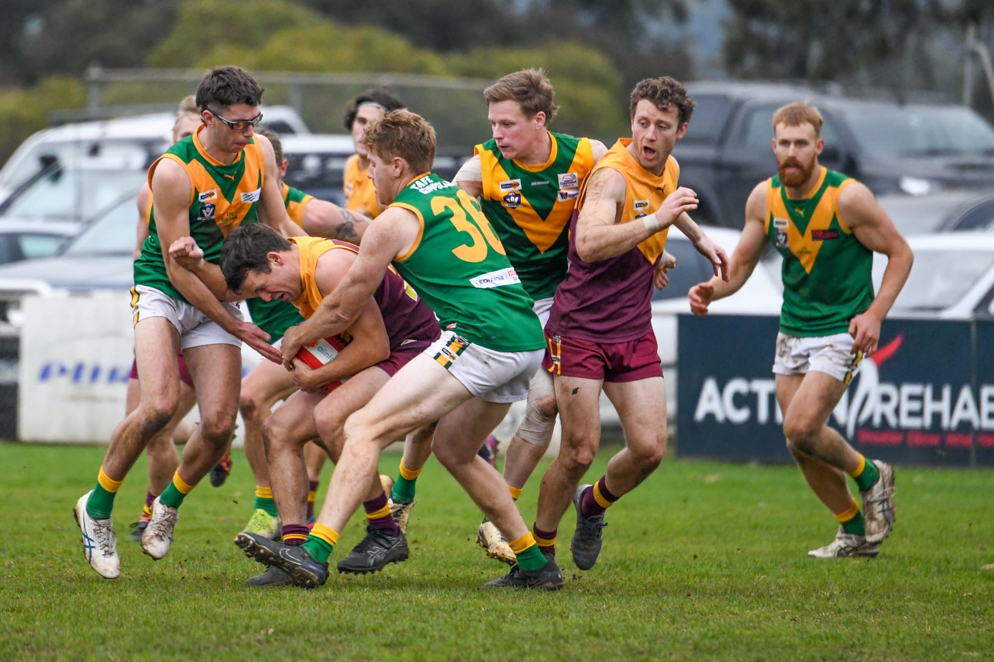 Parrots pound wayward Hawks