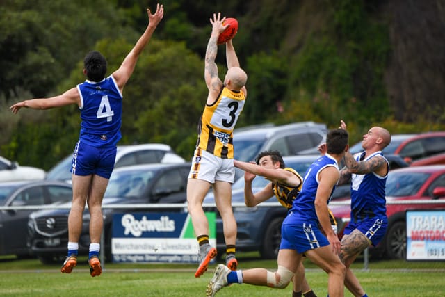 Football - Thorpdale Vs Morwell East (Seniors) 24-04-21 