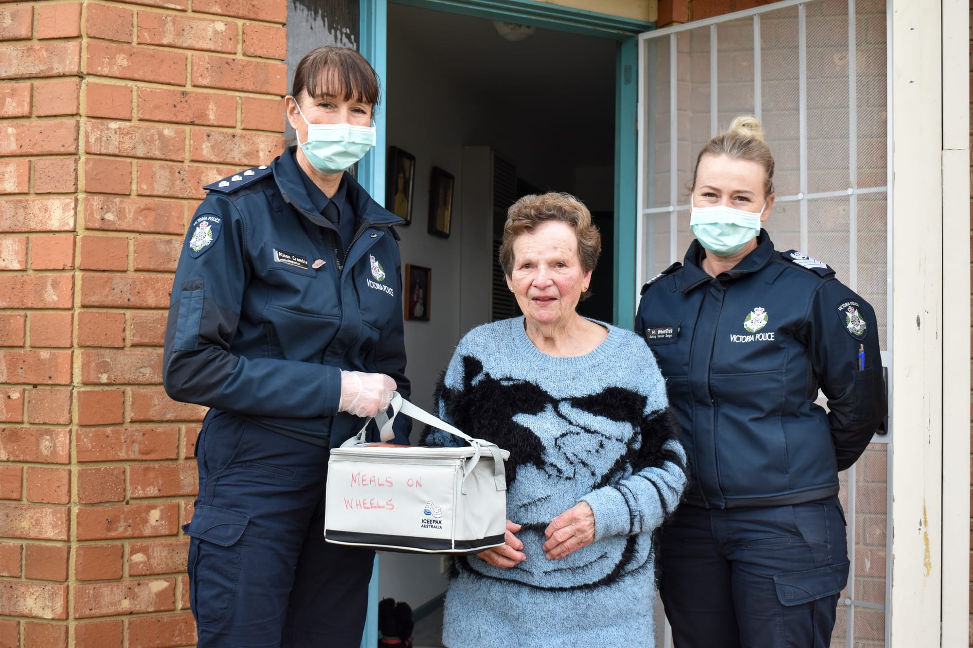 Police raise awareness with Meals on Wheels
