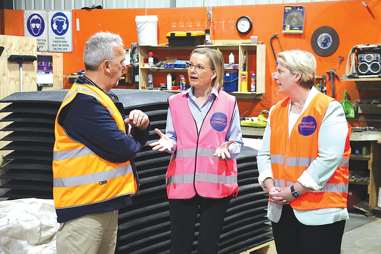 Opposition leader visits Monash