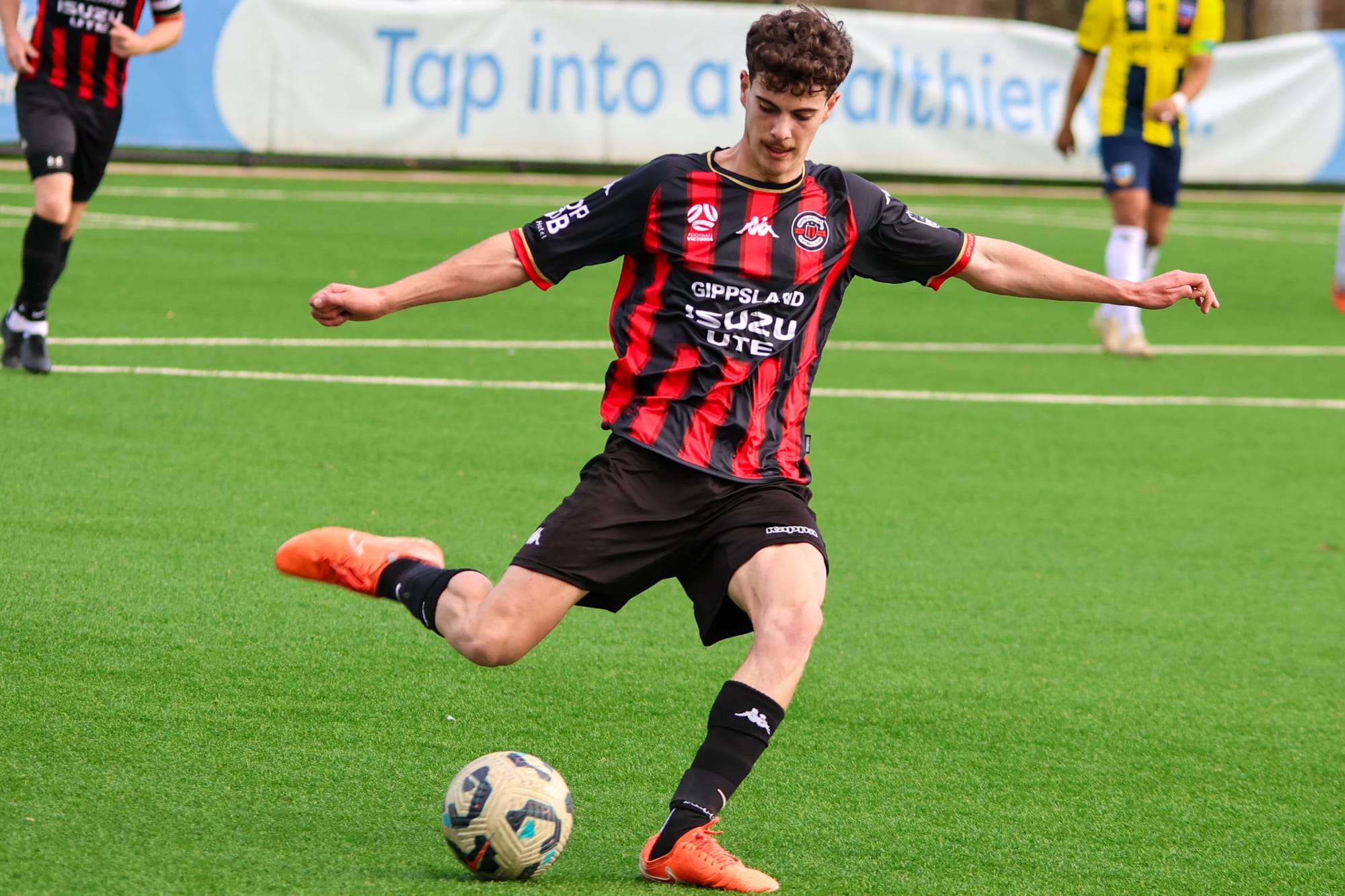 United comeback falls short