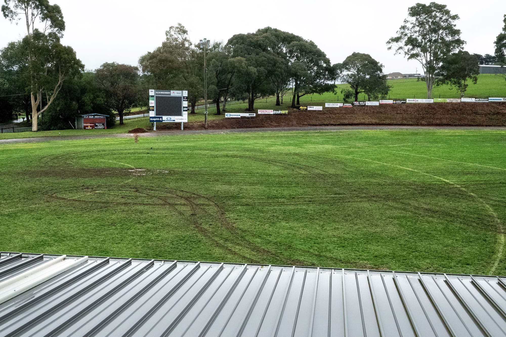 Hoons damage Buln Buln oval