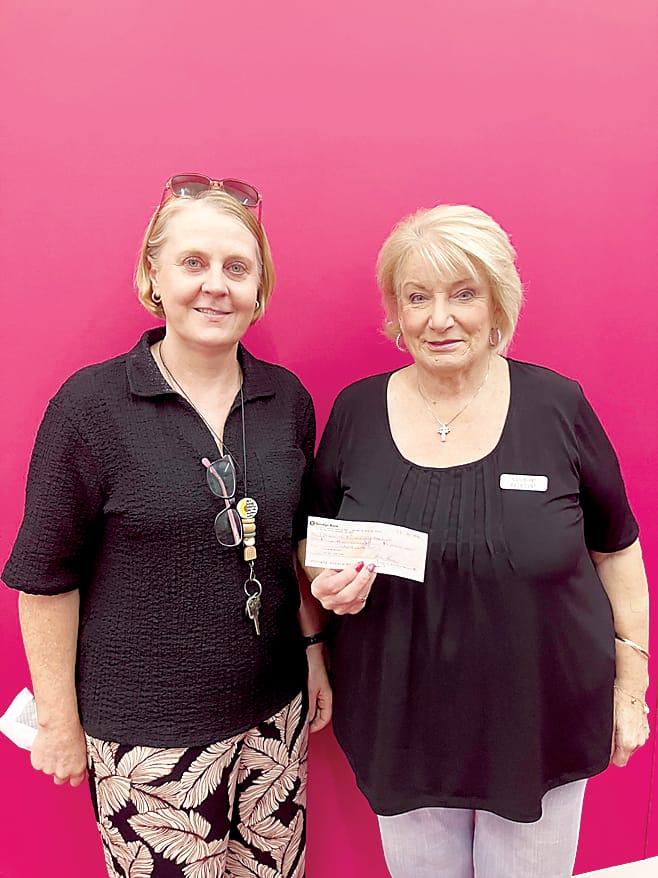 Club 88 donates to Drouin Primary