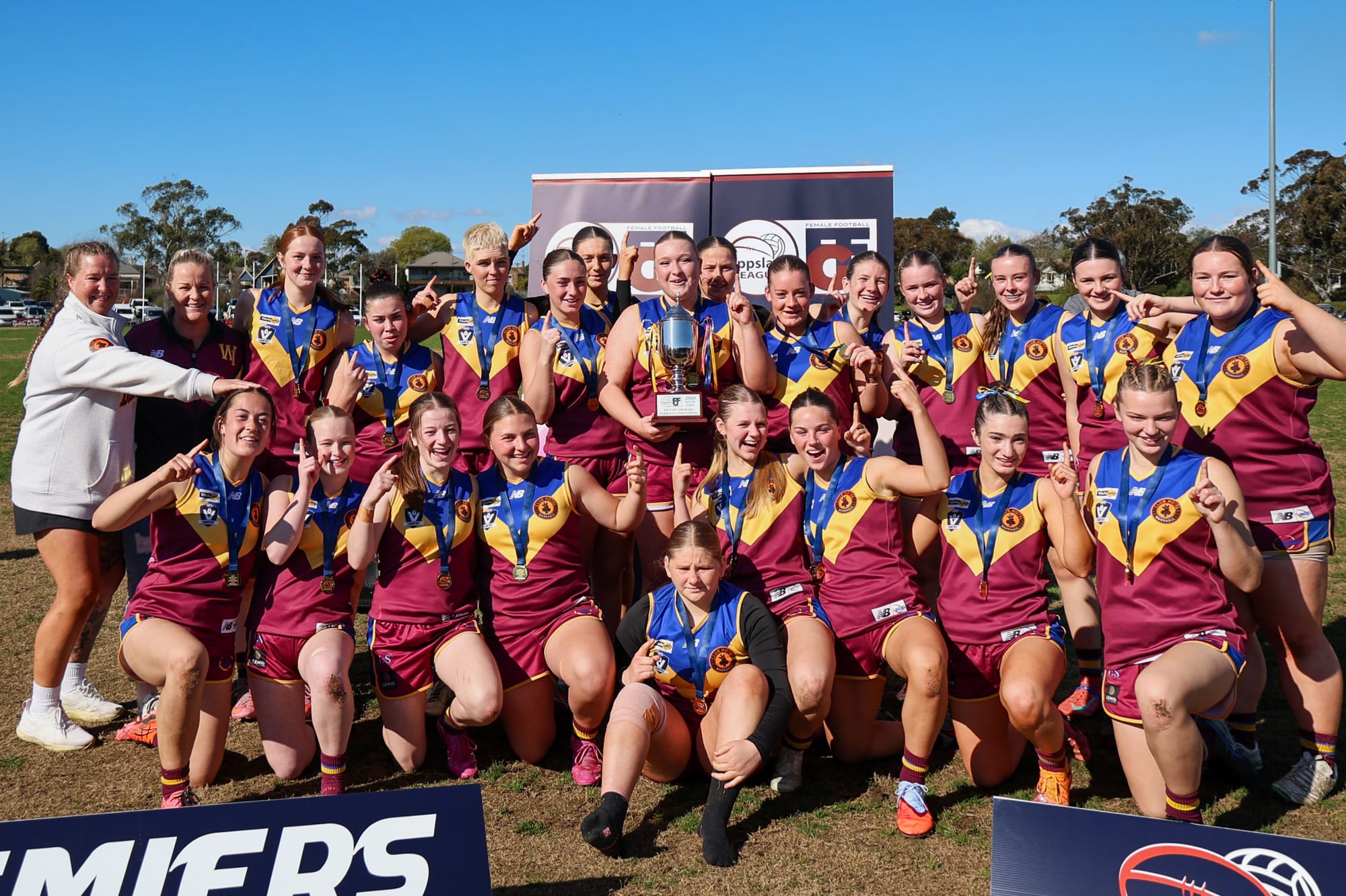 Dusties dominate for grand final win
